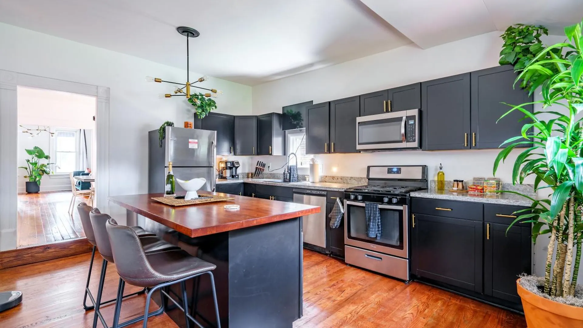 Prime Location Top Rated Clean Parking Free Columbus